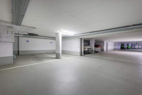 Tiefgaragenstellplätze - 