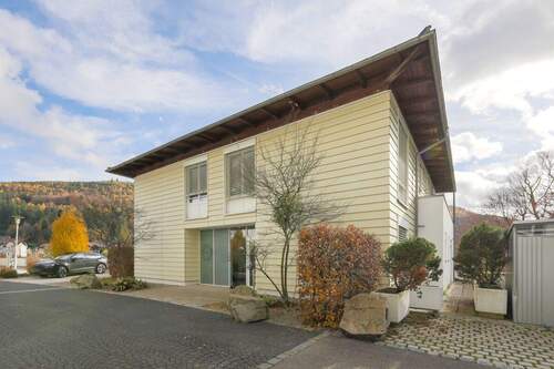 Straßenansicht - 2 Zimmer Etagenwohnung zur Miete in Bad Herrenalb