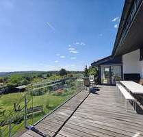 Exklusives Zweifamilienhaus Glashütten: Pool, Blick, barrierefrei - nur 30 Min. von FFM & Wiesbaden