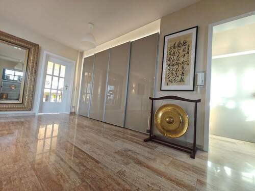 Entrée: Travertin - 