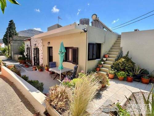 Aussenansicht - 3 Zimmer Mehrfamilienhaus, Wohnhaus zum Kaufen in Latsida