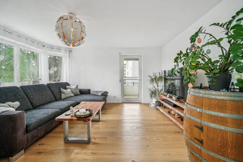 Wohnzimmer - 4 Zimmer Etagenwohnung in Friedrichshafen