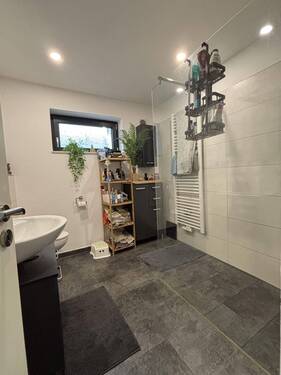 Bad mit Dusche Einliegerwohnung - 