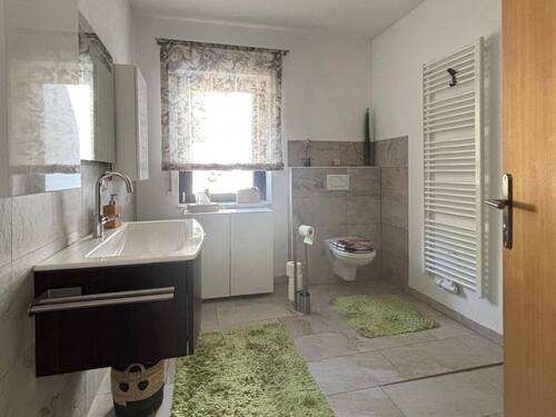 Bad mit Dusche - 