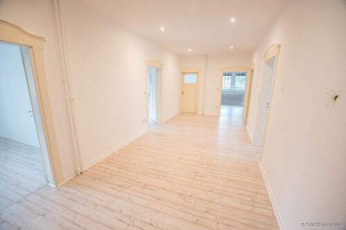 Flur - 6 Zimmer Etagenwohnung zur Miete in Rinteln / Krankenhagen
