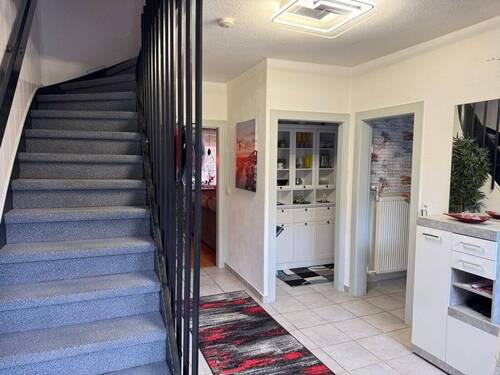 Flur - 5 Zimmer Reihenendhaus in Neumünster