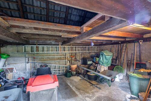 Blick in ein Nebengebäude - 