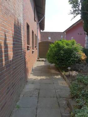 Seitenansicht - 6 Zimmer Einfamilienhaus in Busenwurth