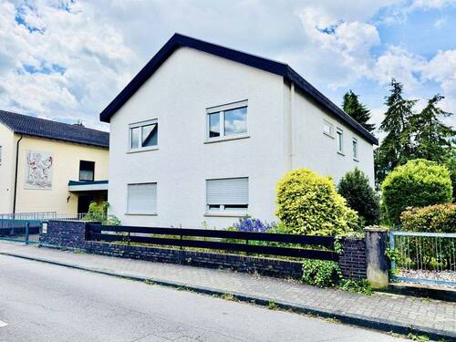 Hausansicht II - 8 Zimmer Mehrfamilienhaus, Wohnhaus zum Kaufen in Bensheim