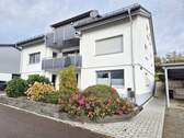 Außenansicht - 2,5-Zimmer-Terrassenwohnung - komplett modernisiert und urgemütlich!