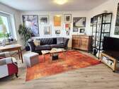 Wohnzimmer mit Zugang zur Terrasse - 2 Zimmer Terrassenwohnung zur Miete in Erbach