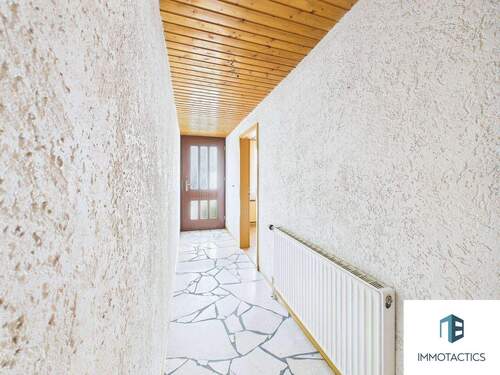 Eingangsbereich - 8 Zimmer Einfamilienhaus zum Kaufen in Manubach