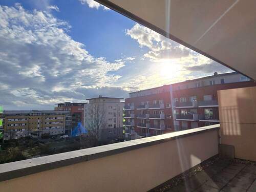 Loggia 2.jpeg - Schöne 4-Zimmer-Wohnung in Bockenheim (Rebstockgelände) - ohne Provision!