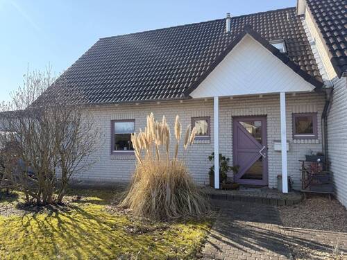 Außenansicht - Solide Doppelhaushälfte in Stuhr - Wohnen mit Wohlfühlfaktor in der Nähe des Steller Sees!