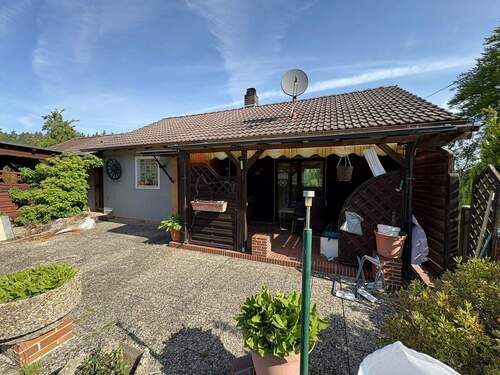 Wohnhausansicht - 3 Zimmer Einfamilienhaus zum Kaufen in Sulzbach-Rosenberg