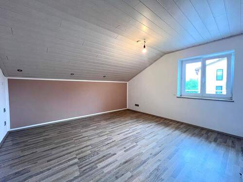 1. OG Schlafzimmer - 