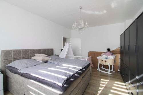 Schlafzimmer - Mehrfamilienhaus, Wohnhaus mit 410,00 m&sup2; in Herten zum Kaufen