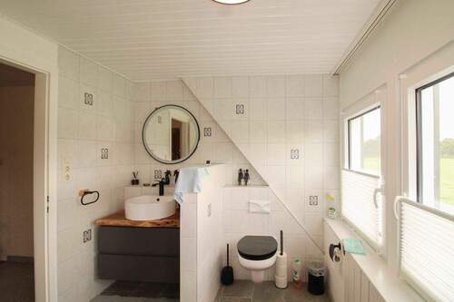 Badezimmer OG - 5 Zimmer Einfamilienhaus zum Kaufen in Großefehn