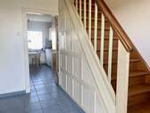 Flur / Eingangsbereich mit Treppenaufgang - Einfamilienhaus mit 115,00 m&sup2; in Friedrichskoog zum Kaufen