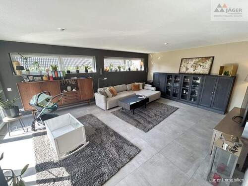 heller Wohnbereich 2 - 