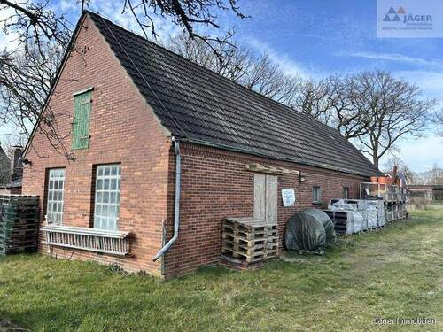 Garagen- und Stallgebäude Rückansicht - 