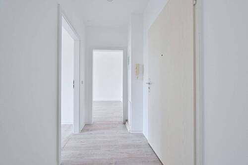 Flur 2-2 - 2 Zimmer Etagenwohnung zur Miete in Chemnitz