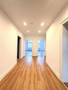 Bild 2 - 7 Zimmer Etagenwohnung zur Miete in Hildesheim