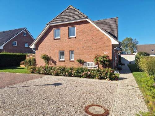 MFH - Charmante Dachgeschosswohnung in ruhiger Lage vor Büsum