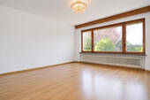 Wohnzimmer (durch KI geleert) - 
