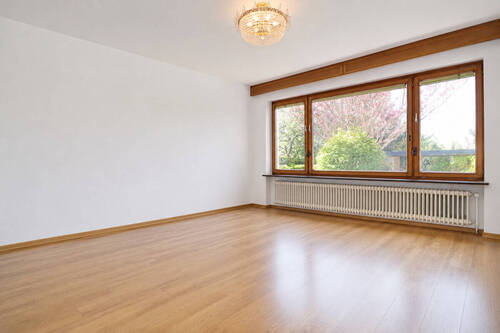 Wohnzimmer (durch KI geleert) - 