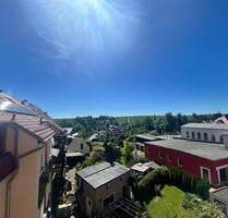 ***Charmante und helle 3-Raum-Dachgeschosswohnung in Hohenstein-Ernstthal***