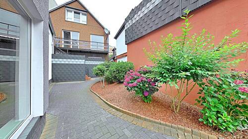 Terrasse - Mehrfamilienhaus, Wohnhaus mit 280,00 m² in Delmenhorst zum Kaufen
