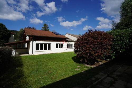 Garten Südseite - 7 Zimmer Doppelhaushälfte in Tuttlingen
