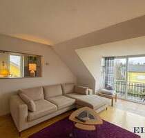 Elvira - Wifling bei Erding: Schöne 2,5-Zimmer-Dachgeschosswohnung mit Balkon. - Wörth