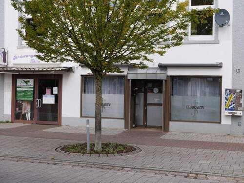 Schaufenster Gewerbefläche - Mehrfamilienhaus, Wohnhaus mit 165,00 m&sup2; in Brunsbüttel zum Kaufen