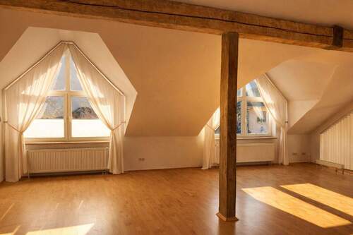 Wohnzimmer - 3 Zimmer Etagenwohnung in Bad Camberg