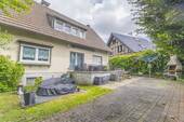 Rückansicht des Hauses - 6 Zimmer Mehrfamilienhaus, Wohnhaus zum Kaufen in Menden