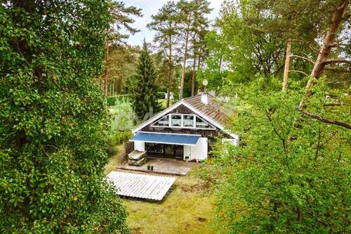 Grüne Idylle - Ein- oder Zweifamilienhaus mit weitläufigem Waldgrundstück in Brietlingen-Moorburg.
