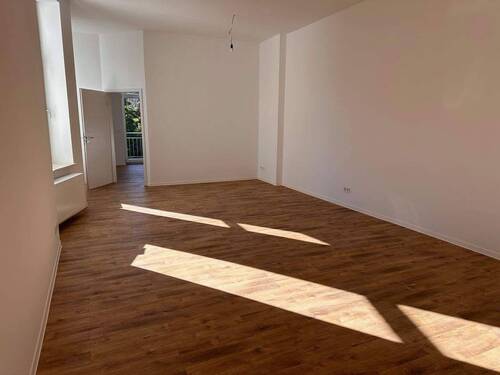 Wohnzimmer 4.jpg - 2-Zimmerwohnung Mühlwegviertel neu renoviert