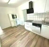 2,5-Zimmer-Wohnung im Erdgeschoss Einbauküche Dusche kein Balkon Kellerraum und Abstellraum Gartenanteil - Konz