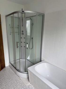 Badezimmer linke Seite - 