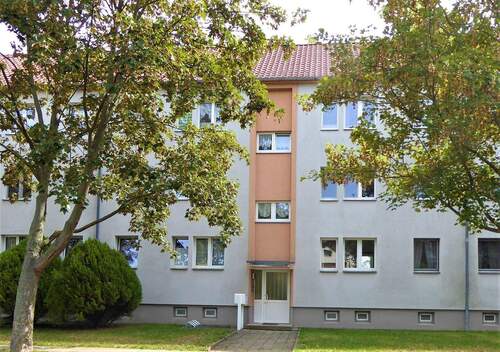 Vorderansicht - 3 Zimmer Etagenwohnung zur Miete in Bad Lauchstädt