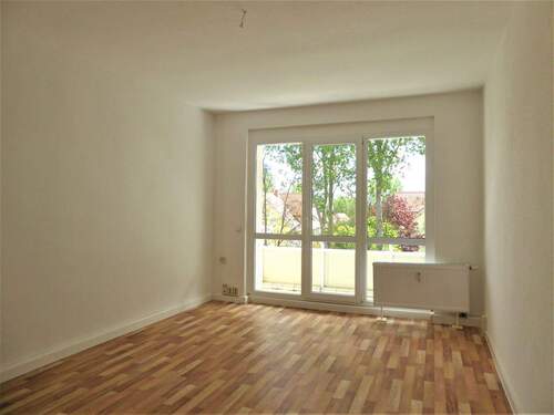 Wohnzimmer - 3 Zimmer Etagenwohnung in Bad Lauchstädt