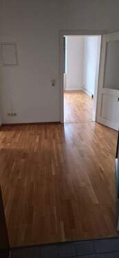 Eingang Flur.jpg - 2 Zimmer Etagenwohnung in Dresden