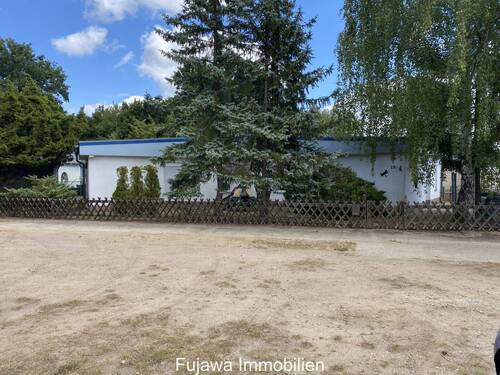 Haus Ansicht von der Straße - 8 Zimmer Mehrfamilienhaus, Wohnhaus zum Kaufen in Schwarz