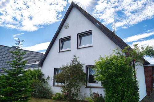 Titelbild - 5 Zimmer Einfamilienhaus in Celle