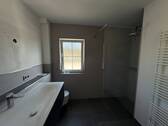Badezimmer mit Dusche - 