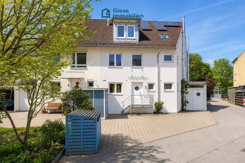 Eingang - 3 Zimmer Reihenmittelhaus in Böblingen