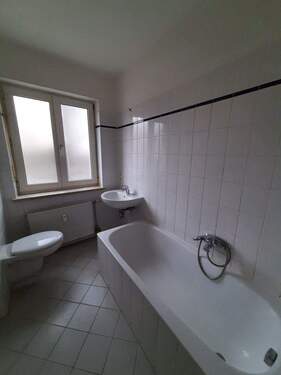 Bad (2) - 3 Zimmer Etagenwohnung zur Miete in Rosenheim