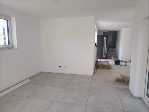 Wohnzimmer - 3 Zimmer Etagenwohnung zur Miete in Kaltenengers